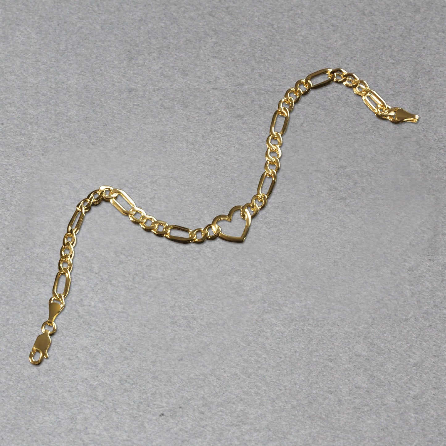 14k Yellow Gold 7 inch Figaro Chain Bracelet with Heart (4.50 mm)